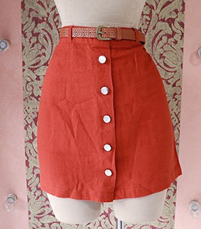 Falda Lisa Con Cinturón y Botones