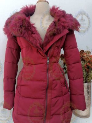 II CHAMARRA CON PELUCHE EN EL GORRO