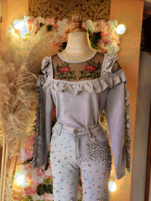 blusa manga larga con bordado