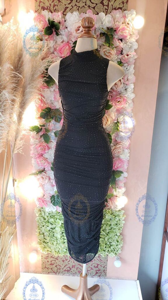 vestido largo brillos sin mangas cuello alto