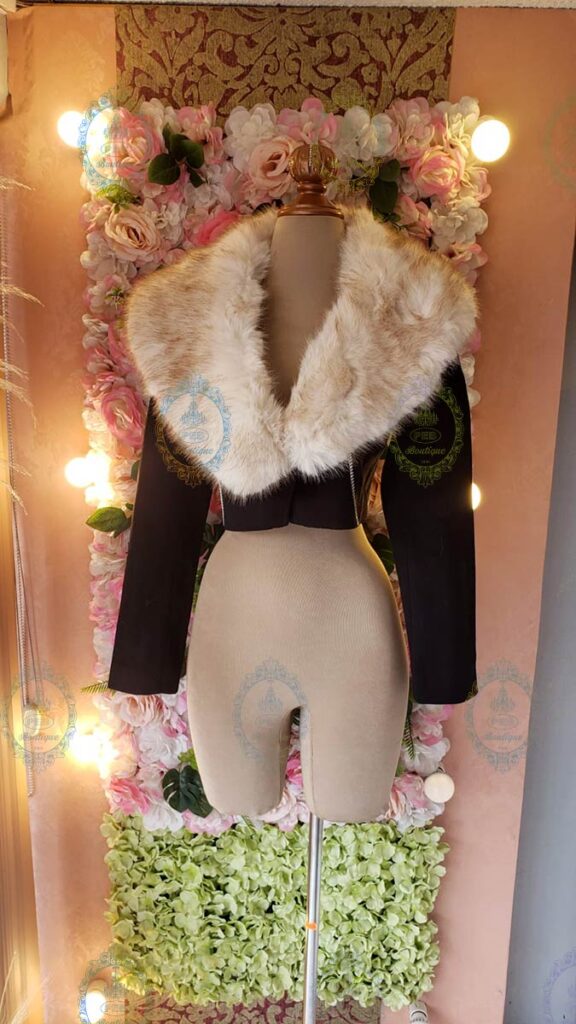 abrigo corto peluche brillos